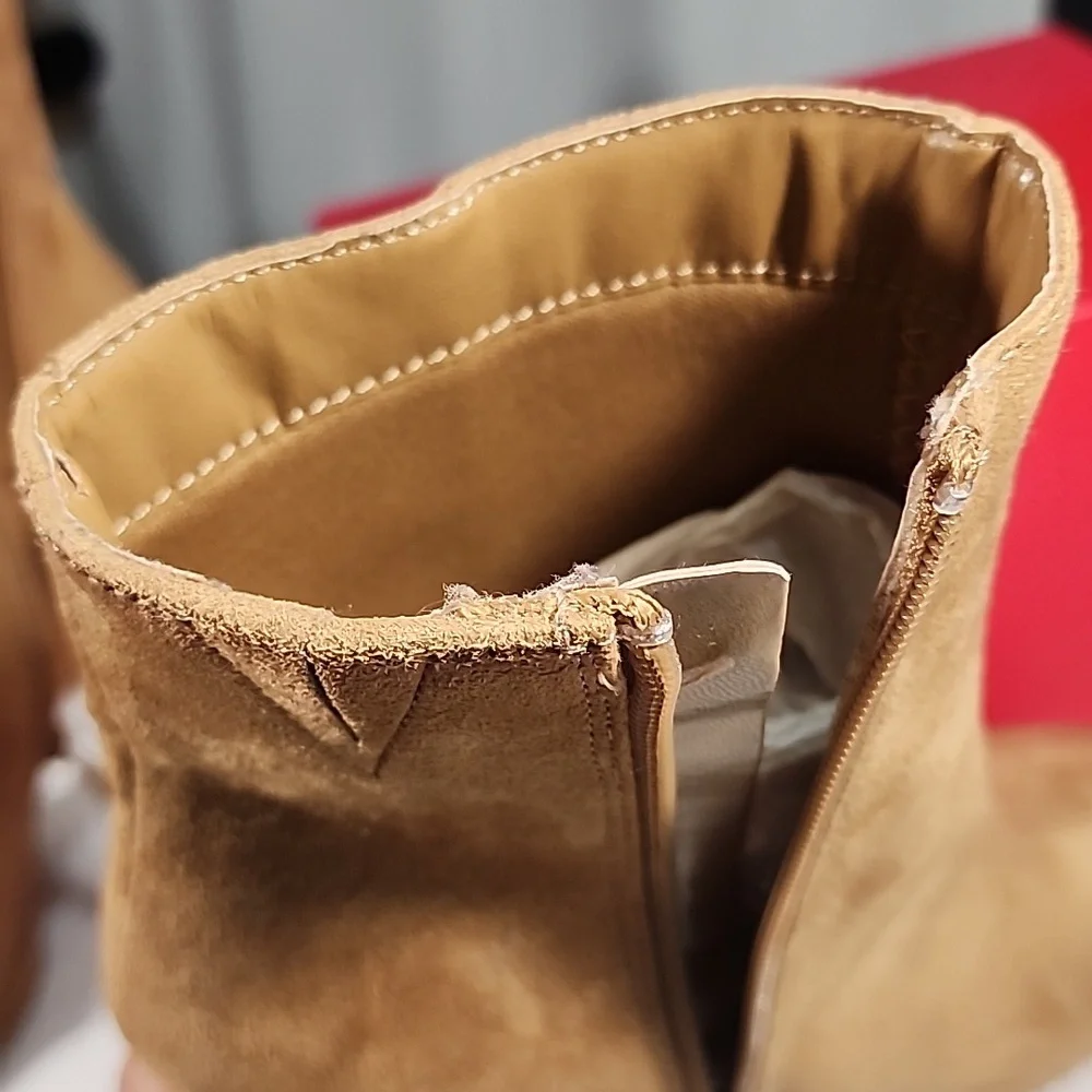 Forever 21 Tan Heeled Boots with Chunky Heel and Platform - Picture 12 of 12